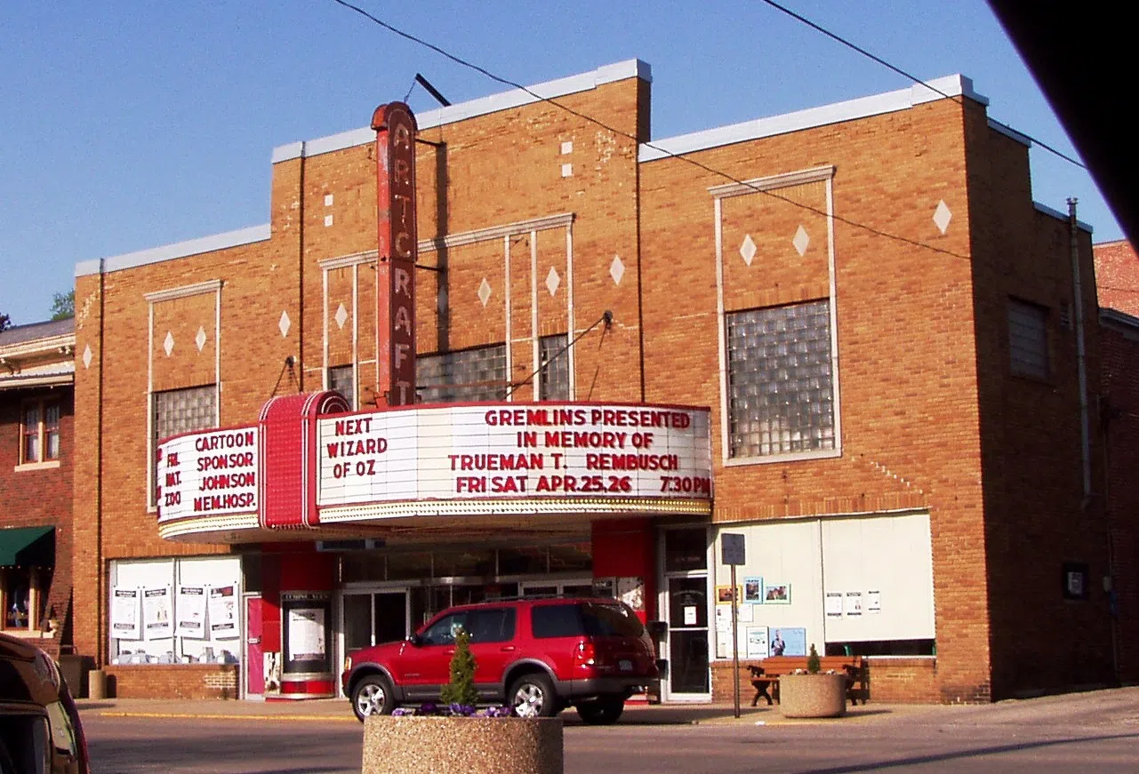Nearby Franklin landmark: Artcraft Theatre, Franklin, Indiana