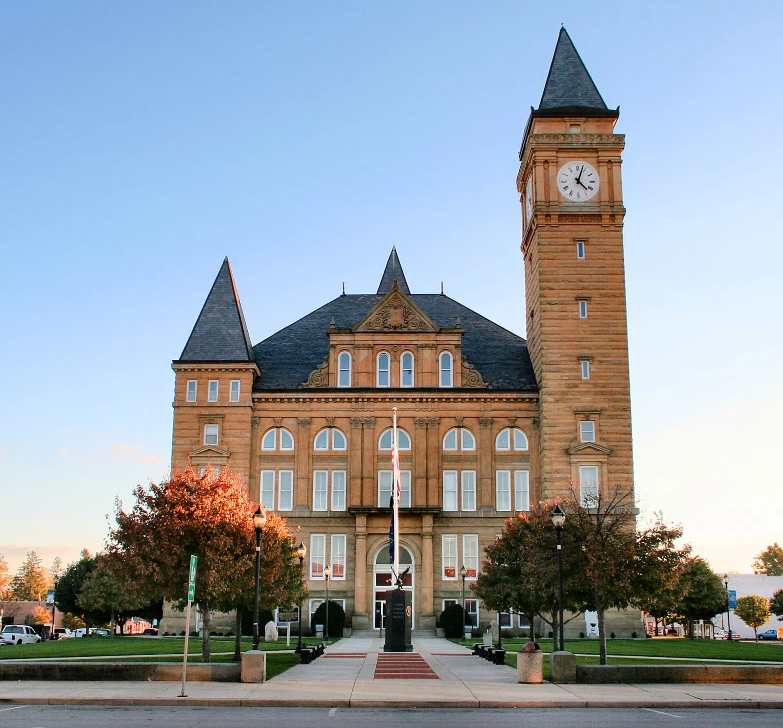 Nearby Tipton landmark: Tipton-indiana-courthouse2