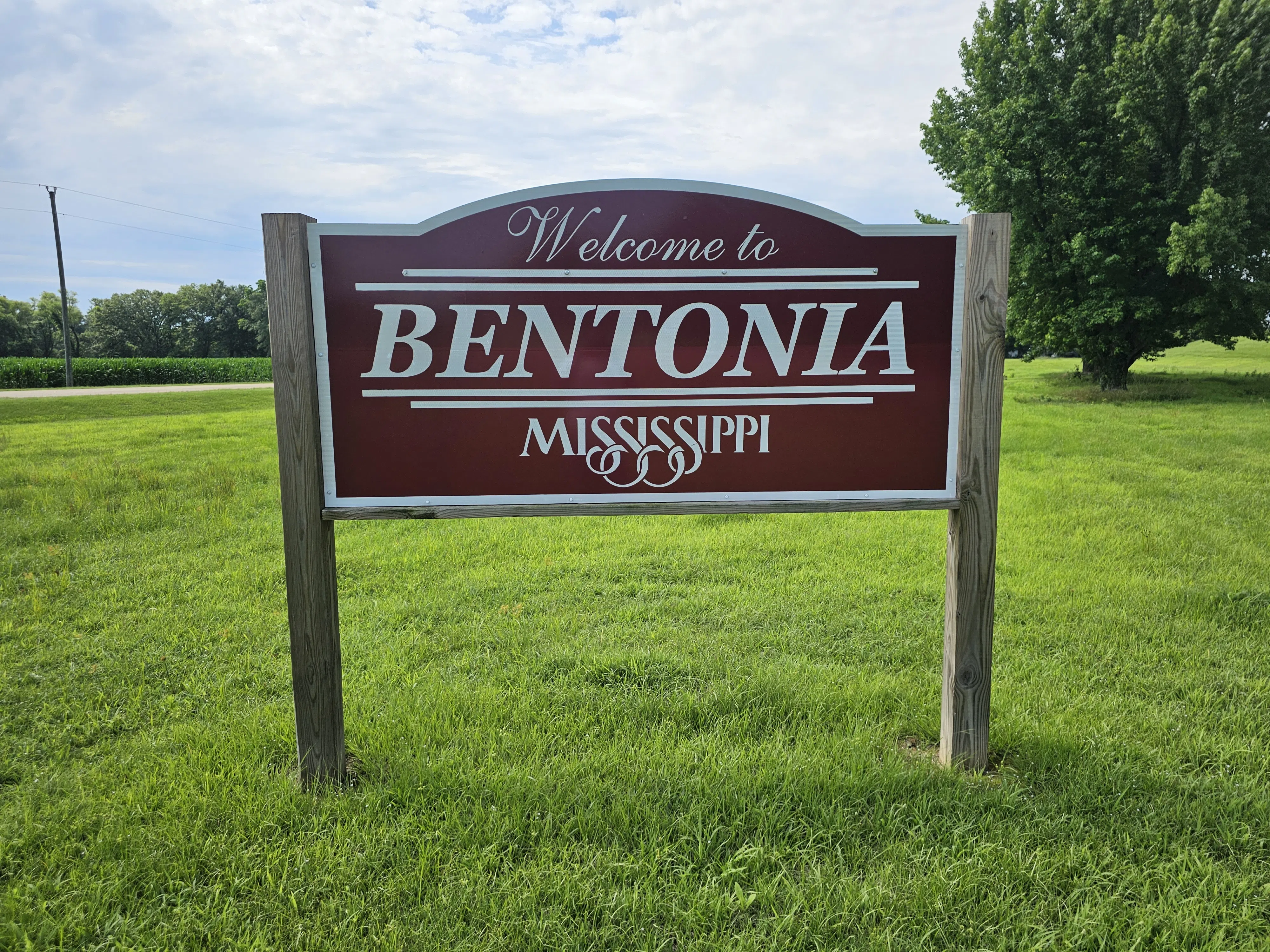 Welcome sign off US 49