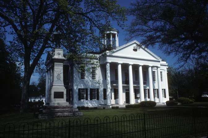 Hinds County courthouse in Raymond (county seat)