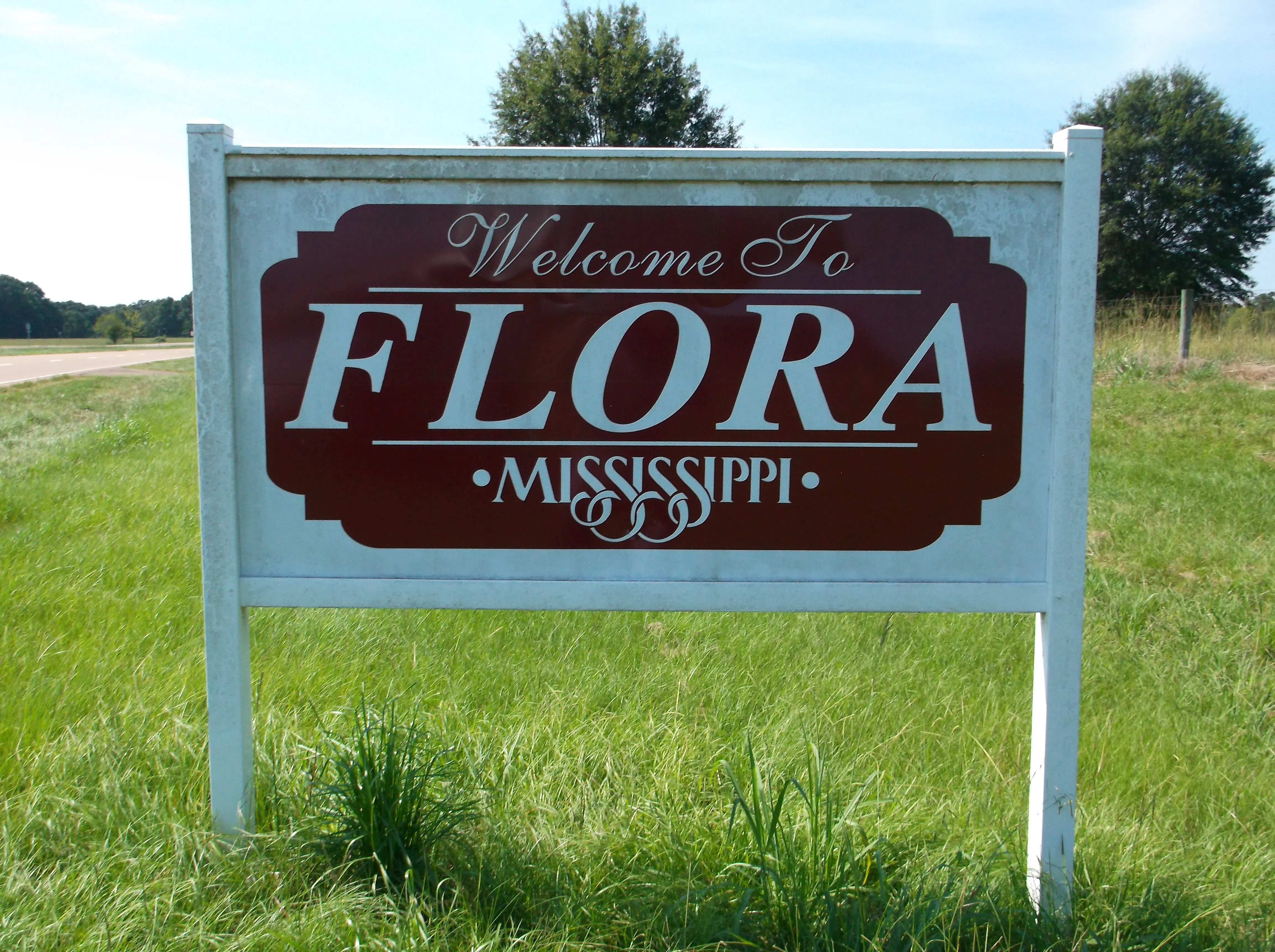Welcome sign on US 49