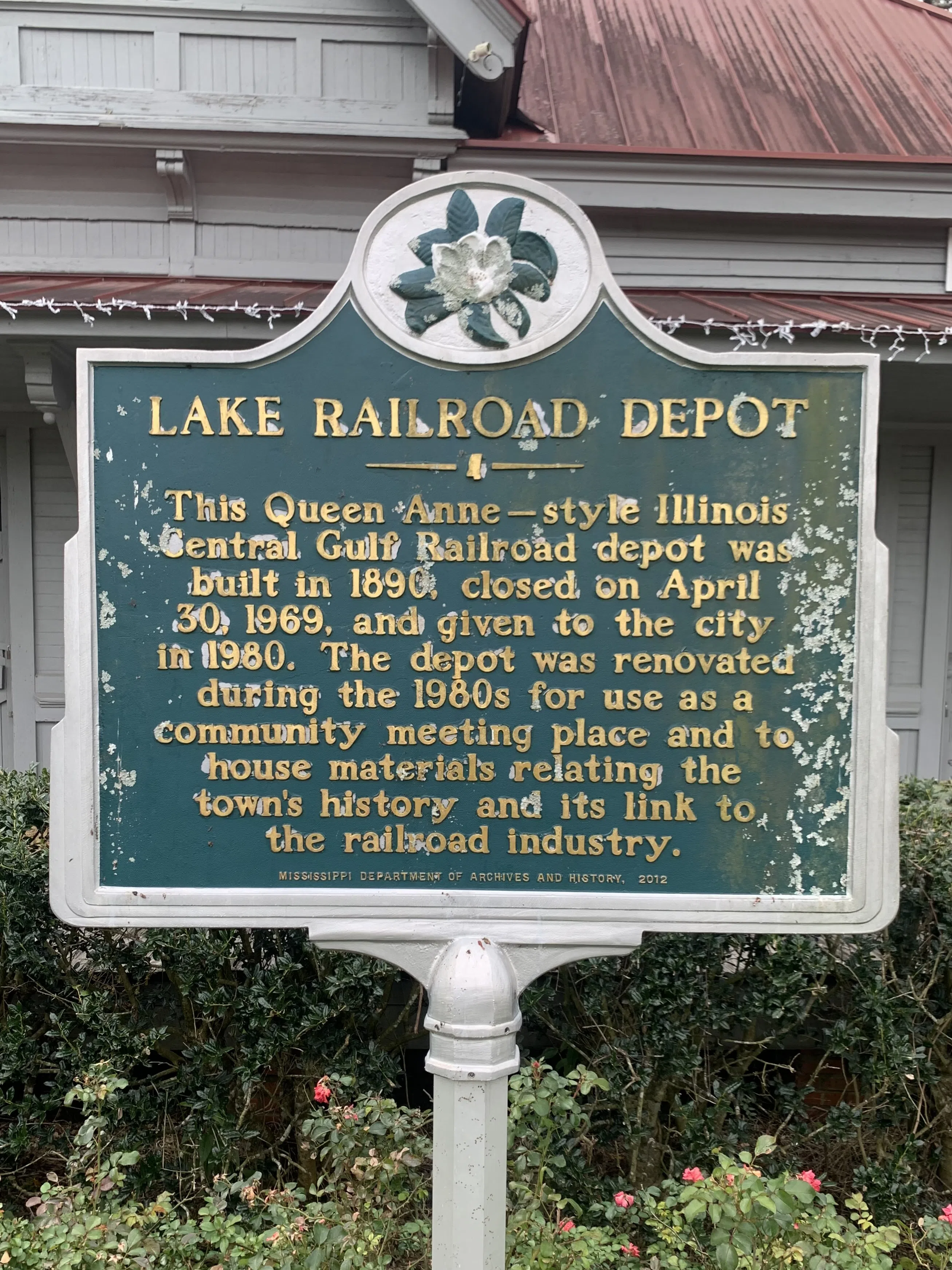 Historic marker for the Lake railroad depot