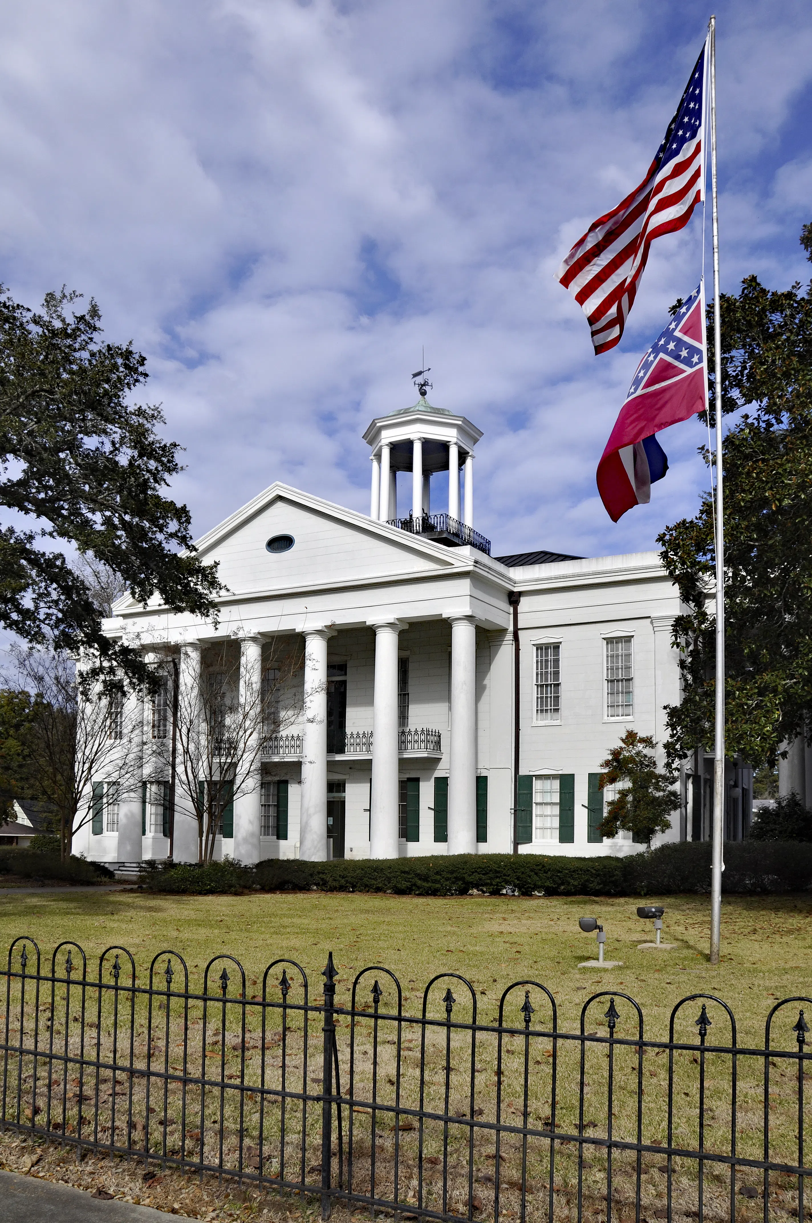 Hinds County courthouse in Raymond (county seat)