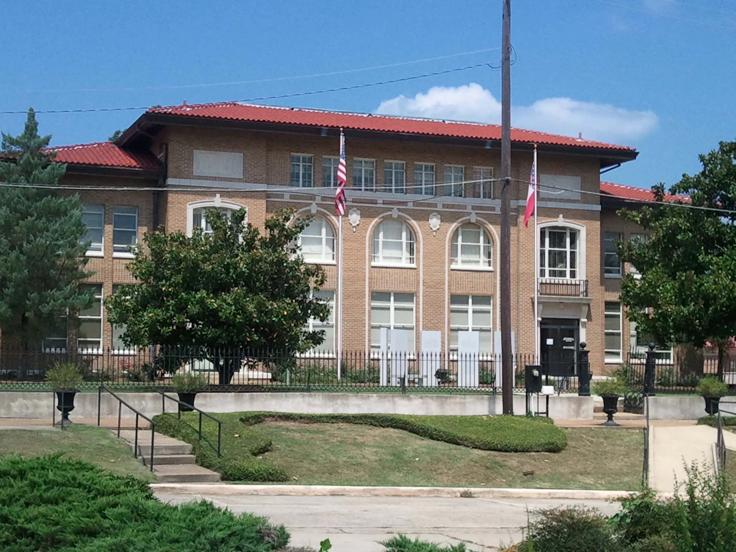 Rankin County courthouse in Brandon (county seat)