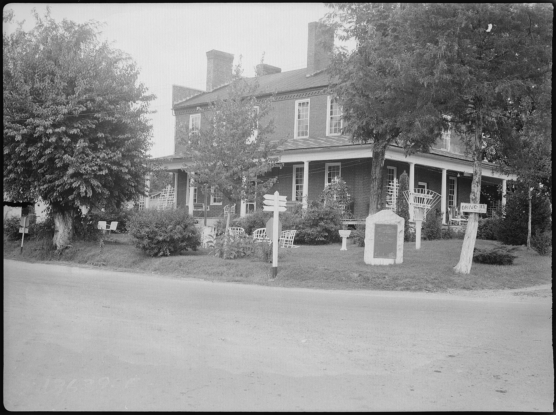 The Old Bean Station Inn, Bean Station, Tennessee (Tennessee Valley Authority photograph)