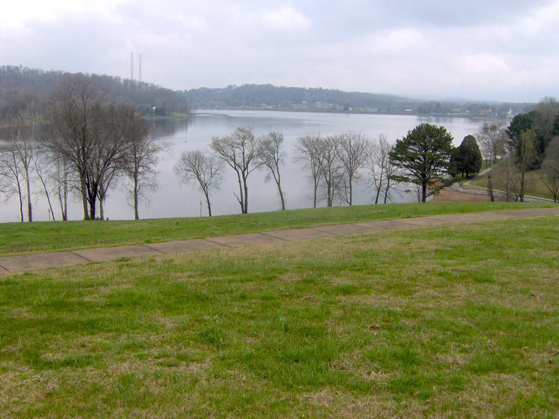 The Clinch River viewed from the Fort Southwest Point site in Kingston, Tennessee