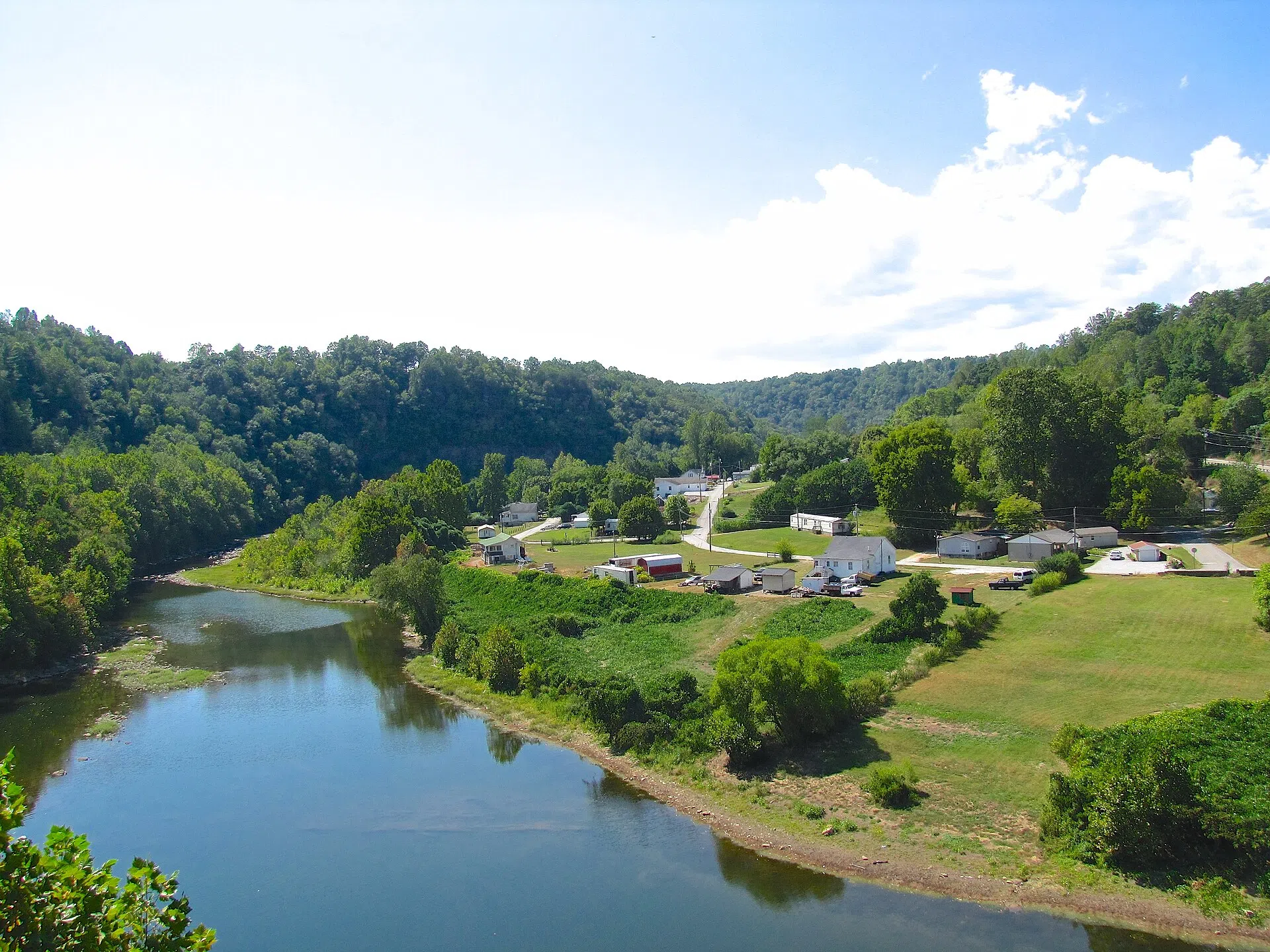 Oakdale, Tennessee, from the bridge (houses along the Emory River)