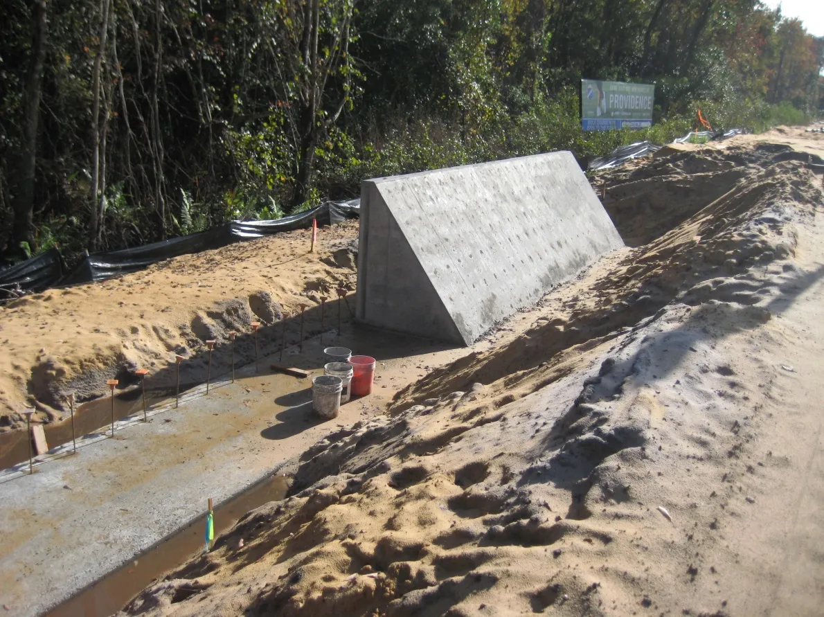 Gravity wall being built along US 17/92 at the Poinciana Parkway in Loughman, Florida