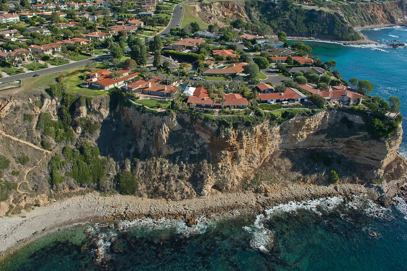 Aerial view of the Lunada Bay coastline in Palos Verdes Estates