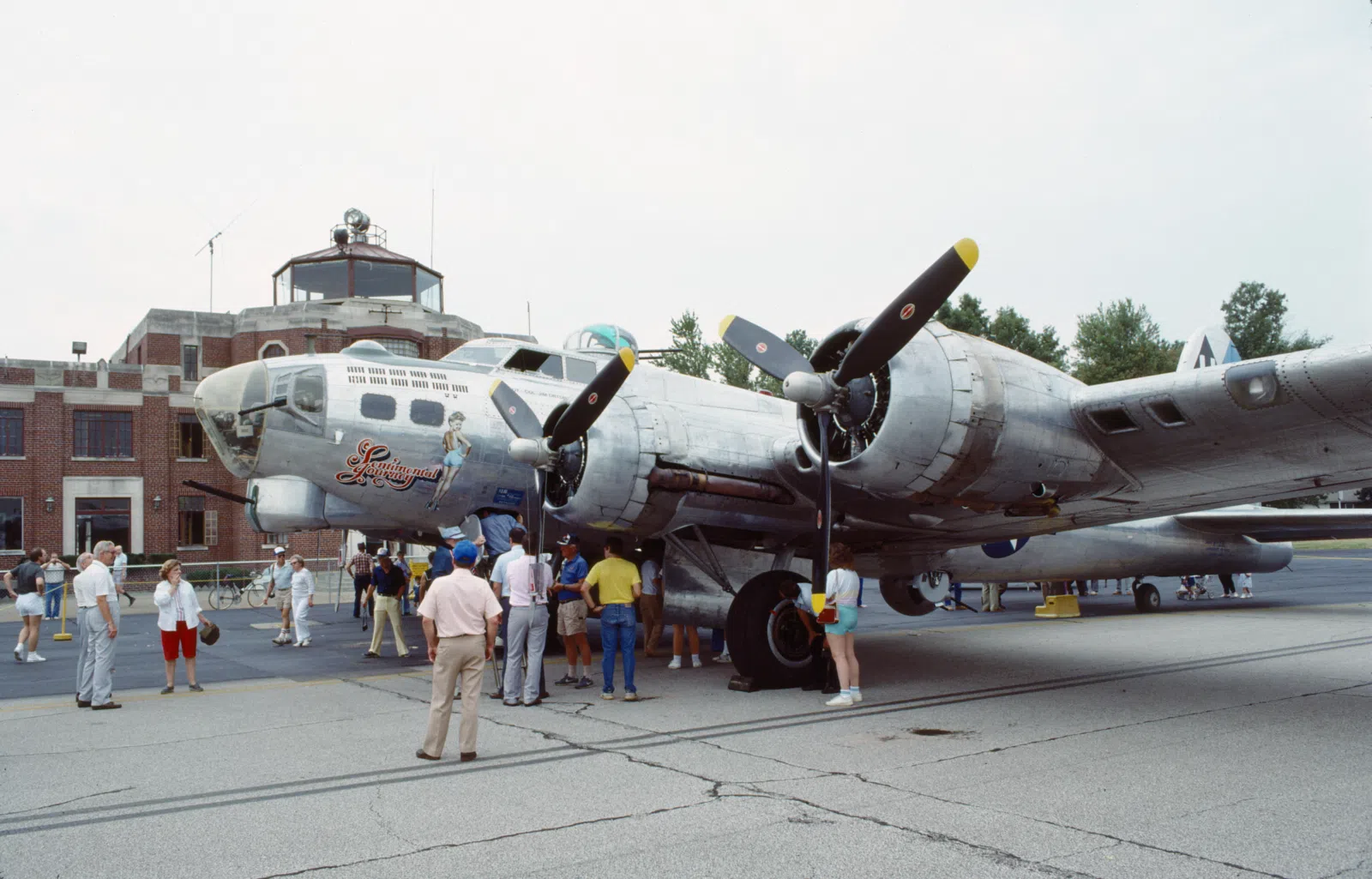 <a href="http://en.wikipedia.org/wiki/B-17_Flying_Fortress" rel="nofollow">B-17</a> <a href="https://www.azcaf.org/plane/b17g-flying-fortress/" rel="nofollow">"Sentimental Journey"</a> at <a href="http://en.wikipedia.org/wiki/Bowman_Field_(airport)" rel="nofollow">Bowma