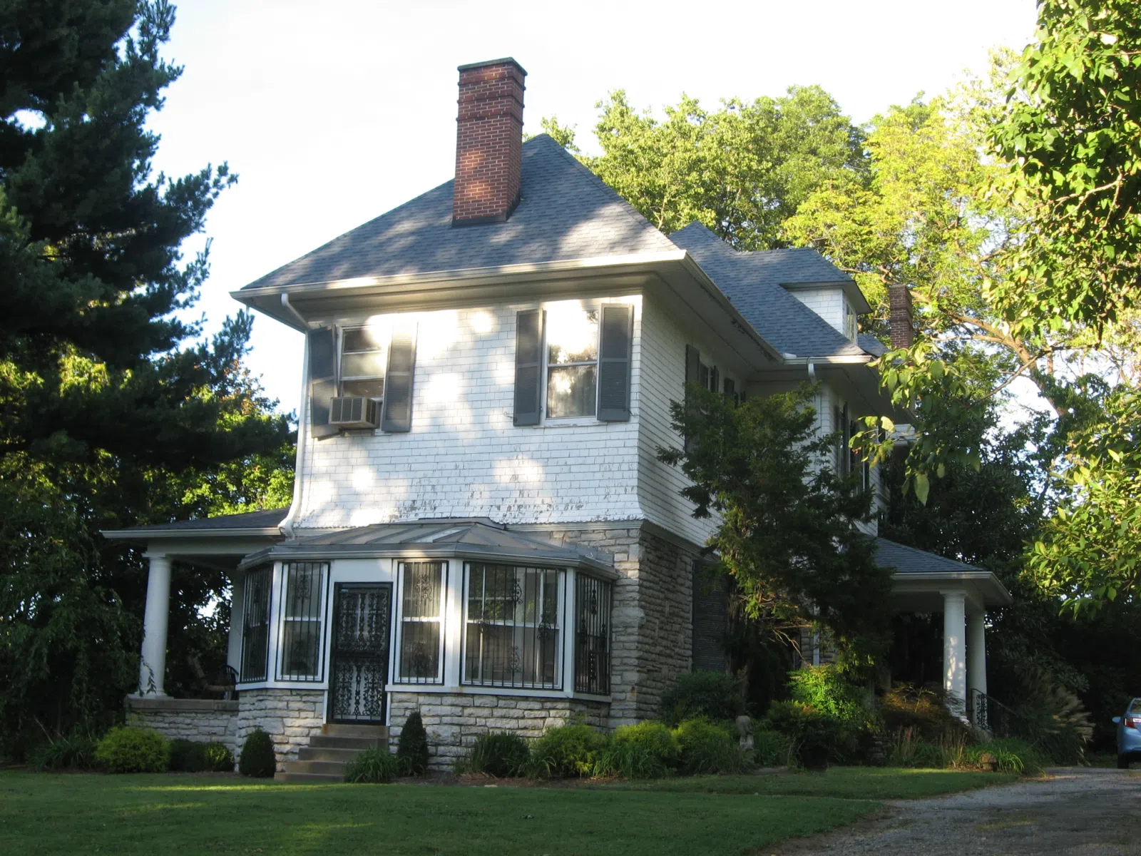 Front of the David Wilson House, located at 2215 Carolina Avenue in Louisville, Kentucky, United States. Built in 1905, it is listed on the National Register of Historic Places.