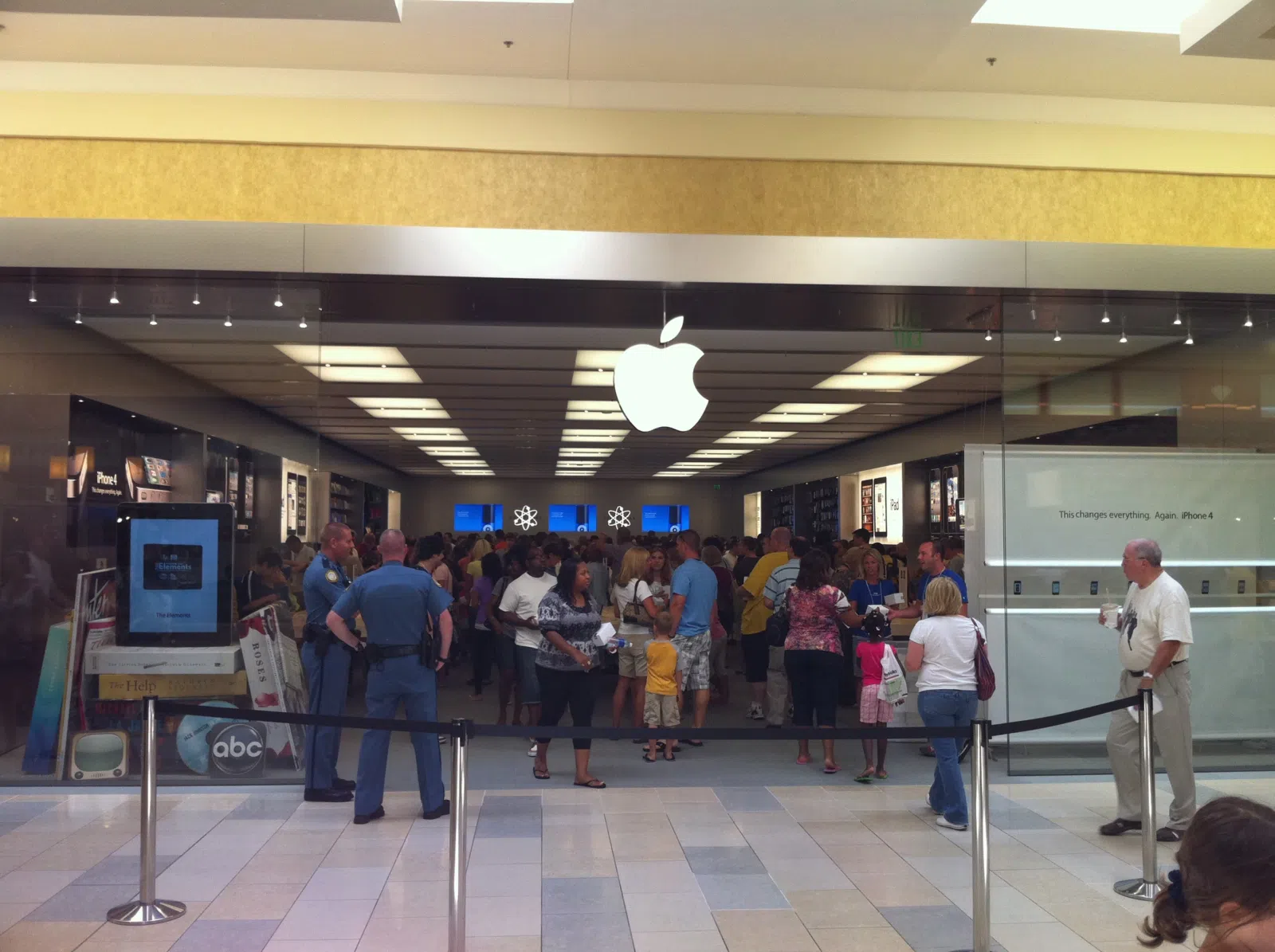 Apple Store opening at Fayette Mall in Lexington KY.