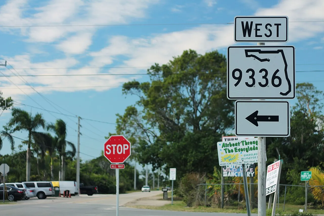 FL-9336 road signage, Florida City.
