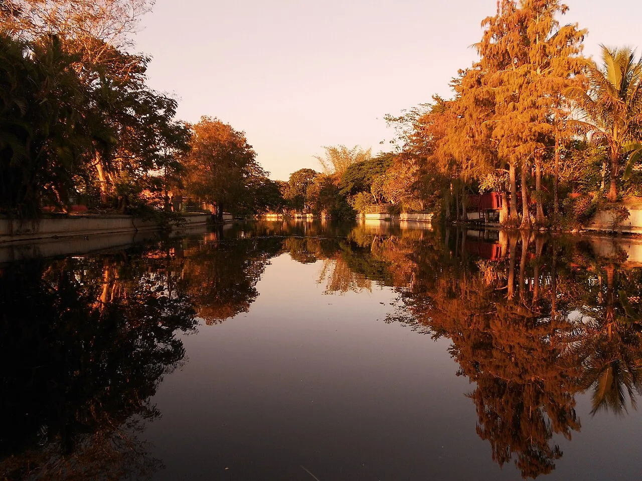 Kendall canal/lake channel.