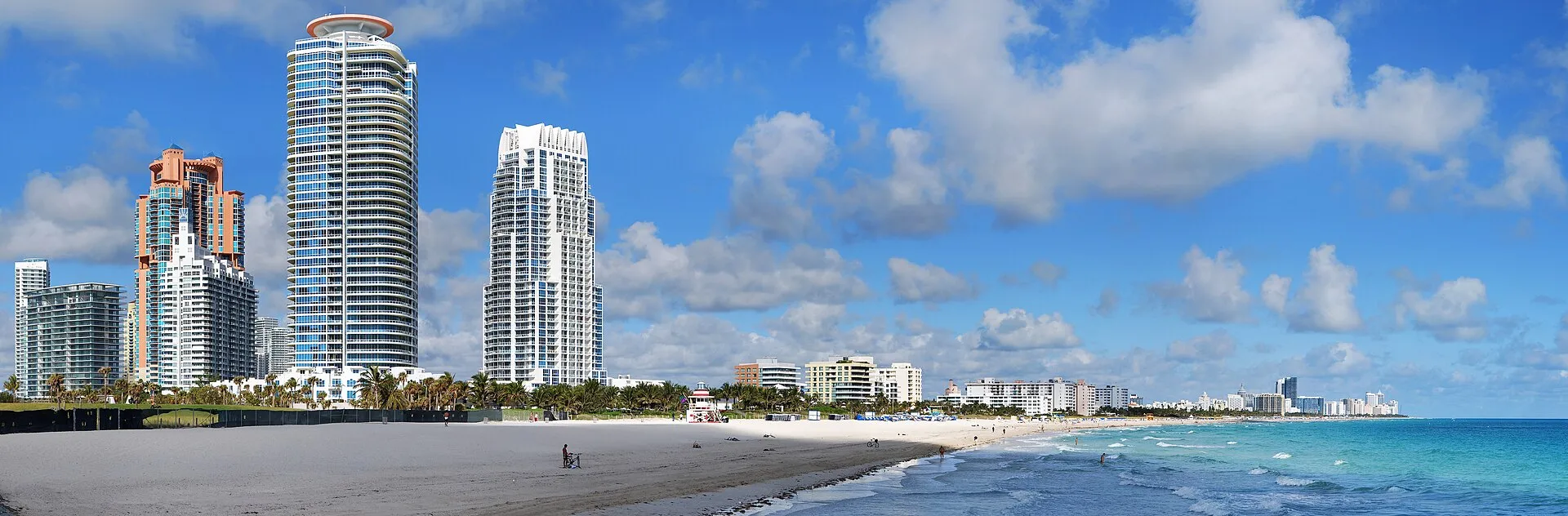 Panorama of South Beach looking north along the shoreline.