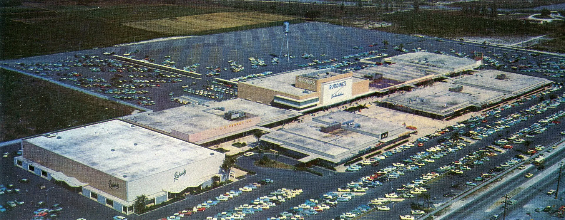 A vintage postcard view of the 163rd Street Shopping Center in North Miami.