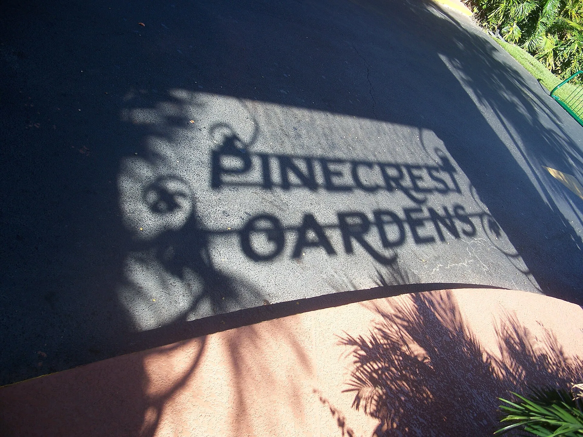 The Pinecrest Gardens entrance sign.