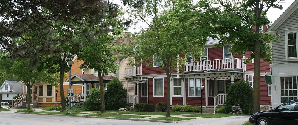 Green Bay Road Historic District, Thiensville (National Register of Historic Places).