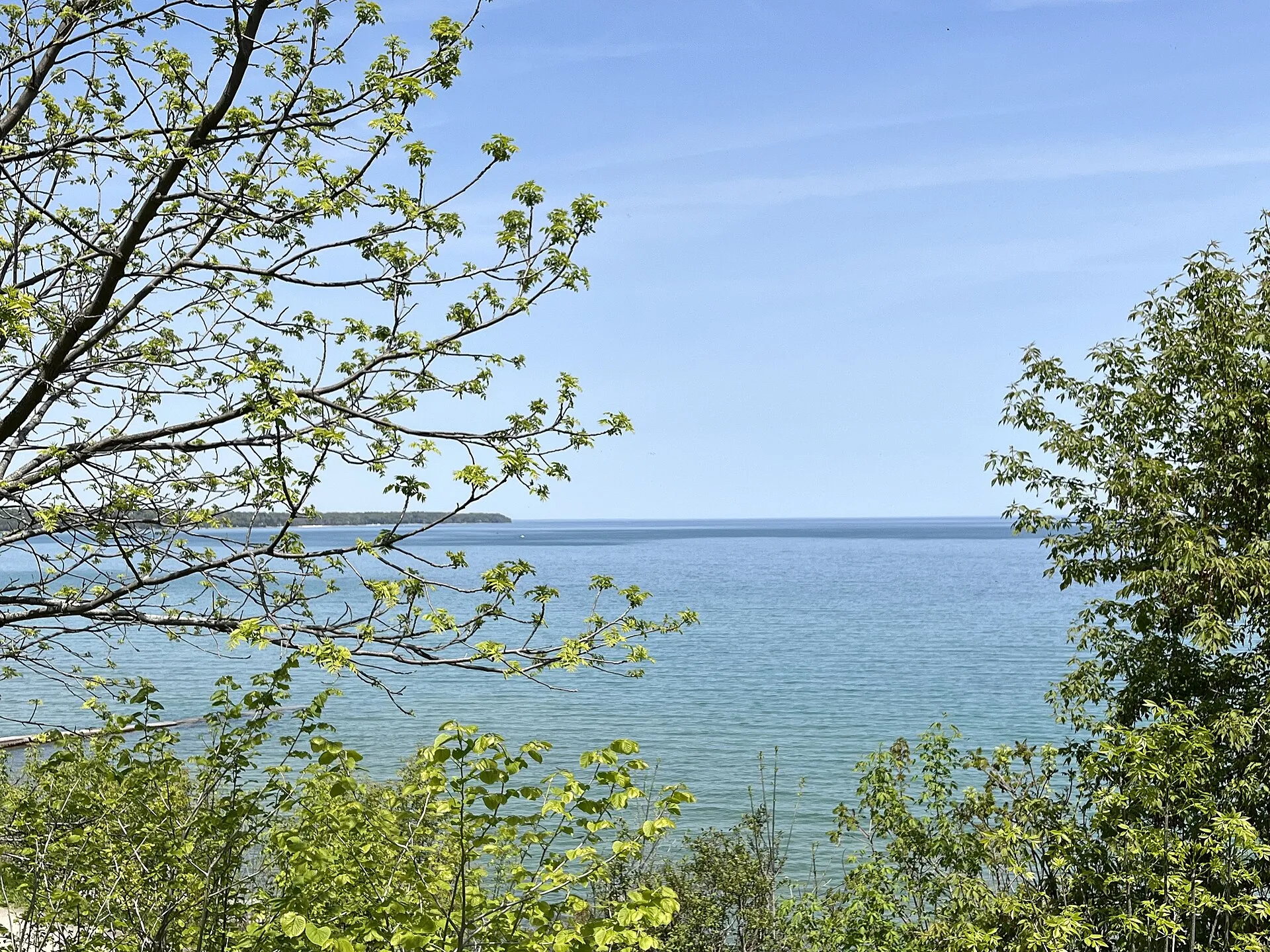 Lake Michigan shoreline at Whitefish Bay (2023).