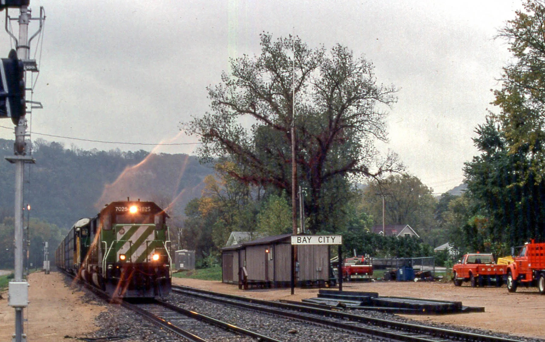 19971012 03 BNSF QCHCSTP Bay City, Wisconsin