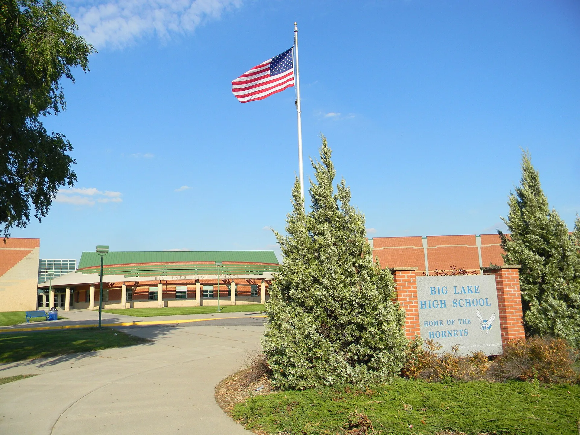 The sign & main entrance to Big Lake High School, Minnesota