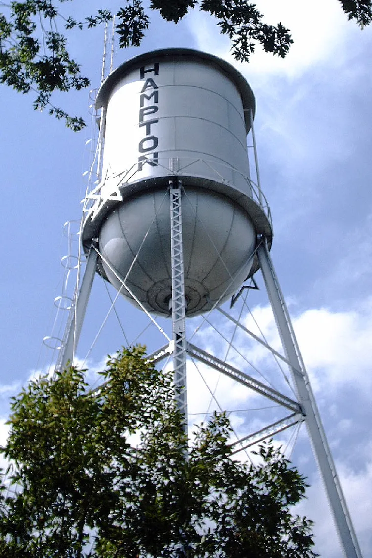 Photo I took of the water tower in Hampton, Minnesota in early September, 2006. CC & GFDL.