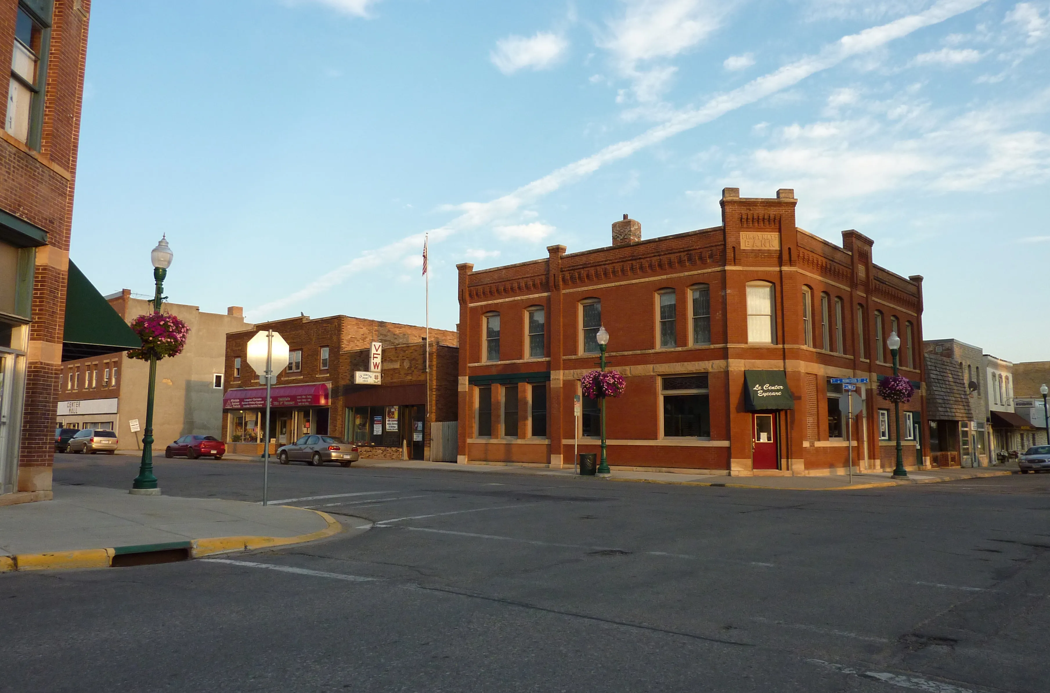 downtown Le Center street view.
