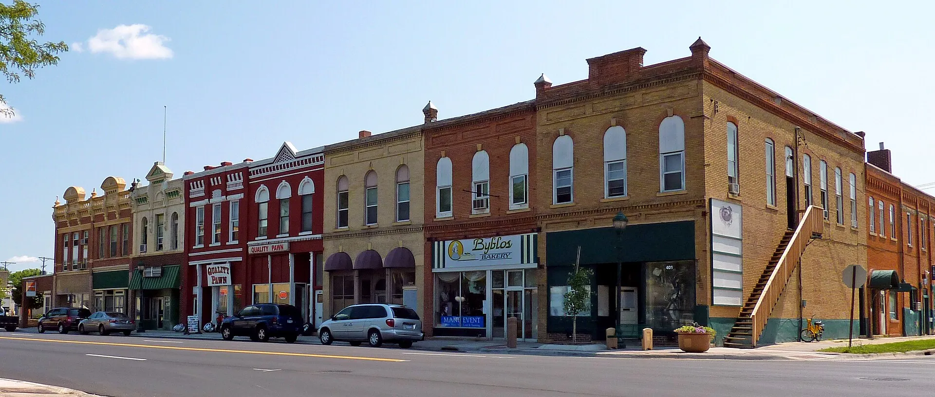 en:North Riverfront Drive Commercial District, Mankato, Minnesota, USA.