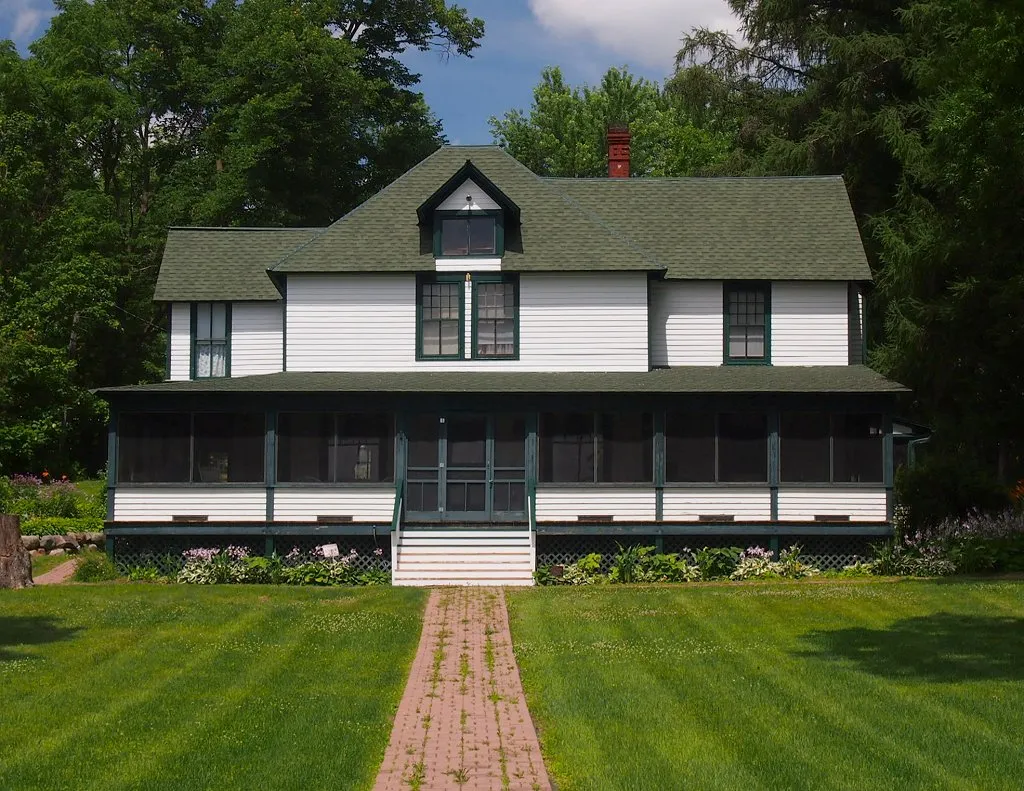 Thompson Summer House, 3012 Shoreline Dr, Minnetonka Beach, Minnesota, USA. One of the oldest surviving summer homes on Lake Minnetonka. Viewed from the south-southeast. This is an image of a place or building that is li.