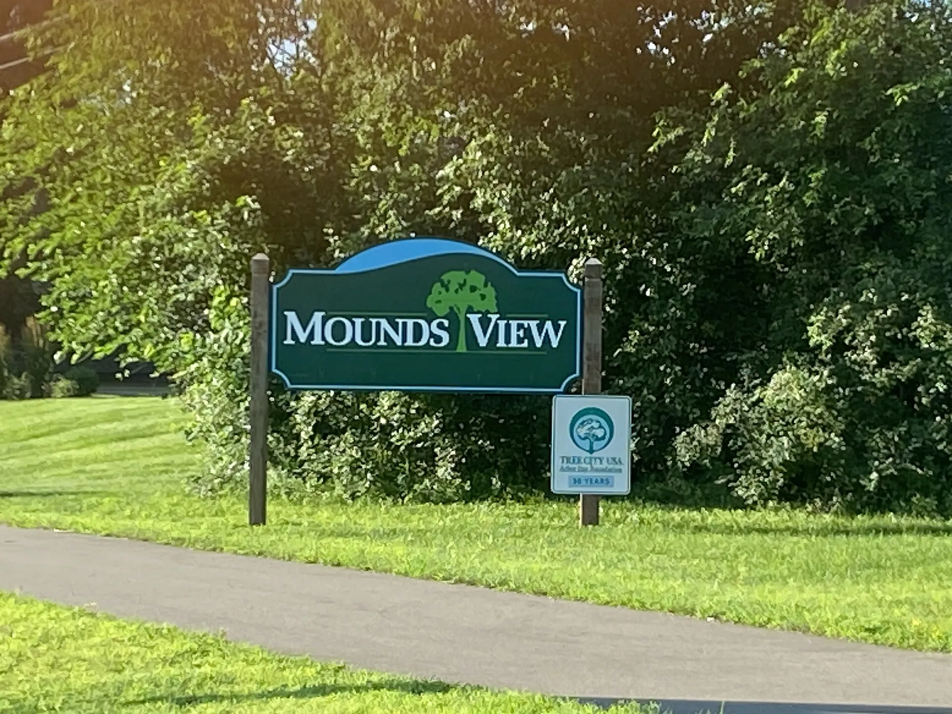 Welcome sign Mounds View, Minnesota.