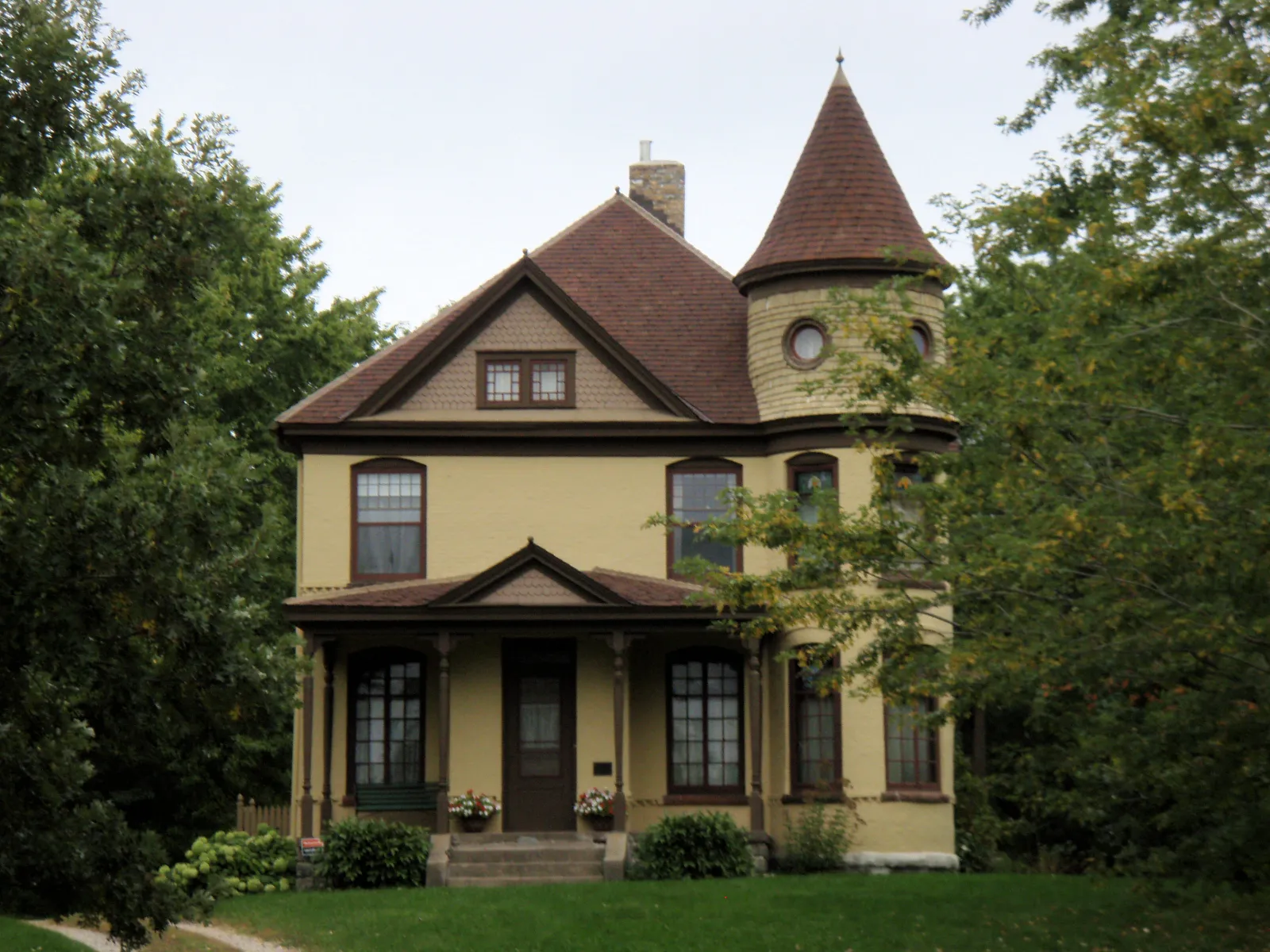 w:Foss House in w:New Brighton, Minnesota , listed on the w:National Register of Historic Places ..