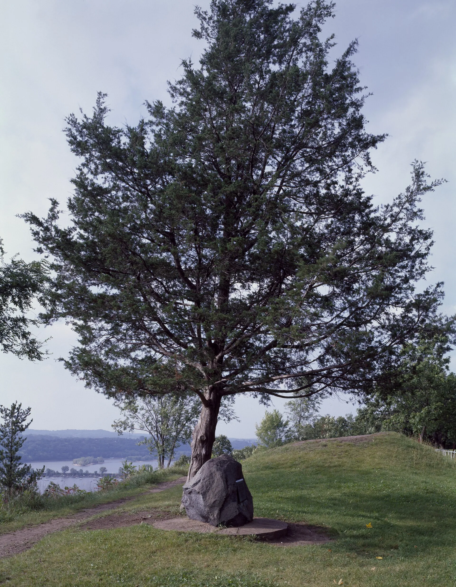 One of the Woodland-era mounds on the sandstone bluffs above the St. Croix River, Hudson, Wisconsin (Library of Congress)