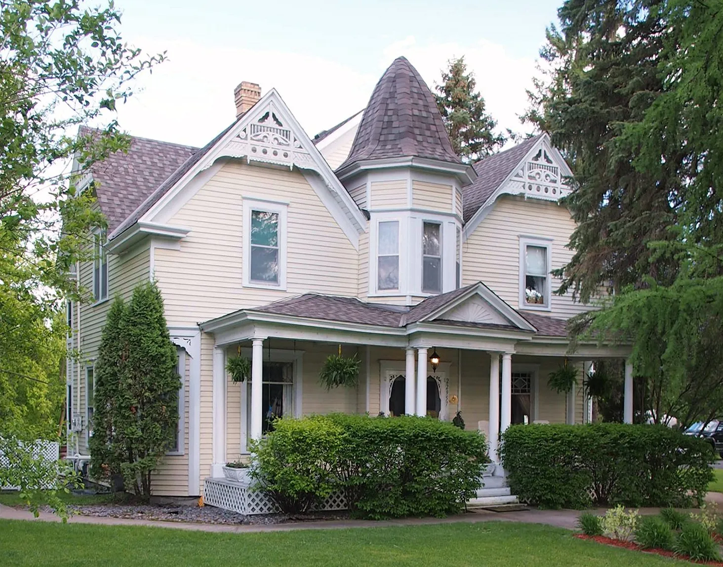 H. G. Leathers House, 22957 Rum River Blvd, St Francis, Minnesota, USA. Viewed from the northwest. This is an image of a place or building that is listed on the National Register of Historic Places in the United States of America . Its reference number is 79001192 ( Wikida.