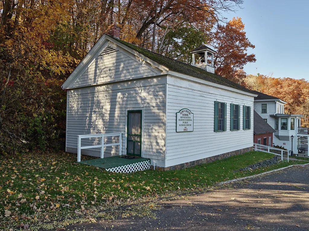 An 1852 schoolhouse, the oldest public school in Minnesota, in Taylors Falls, photograph by Carol M. Highsmith.