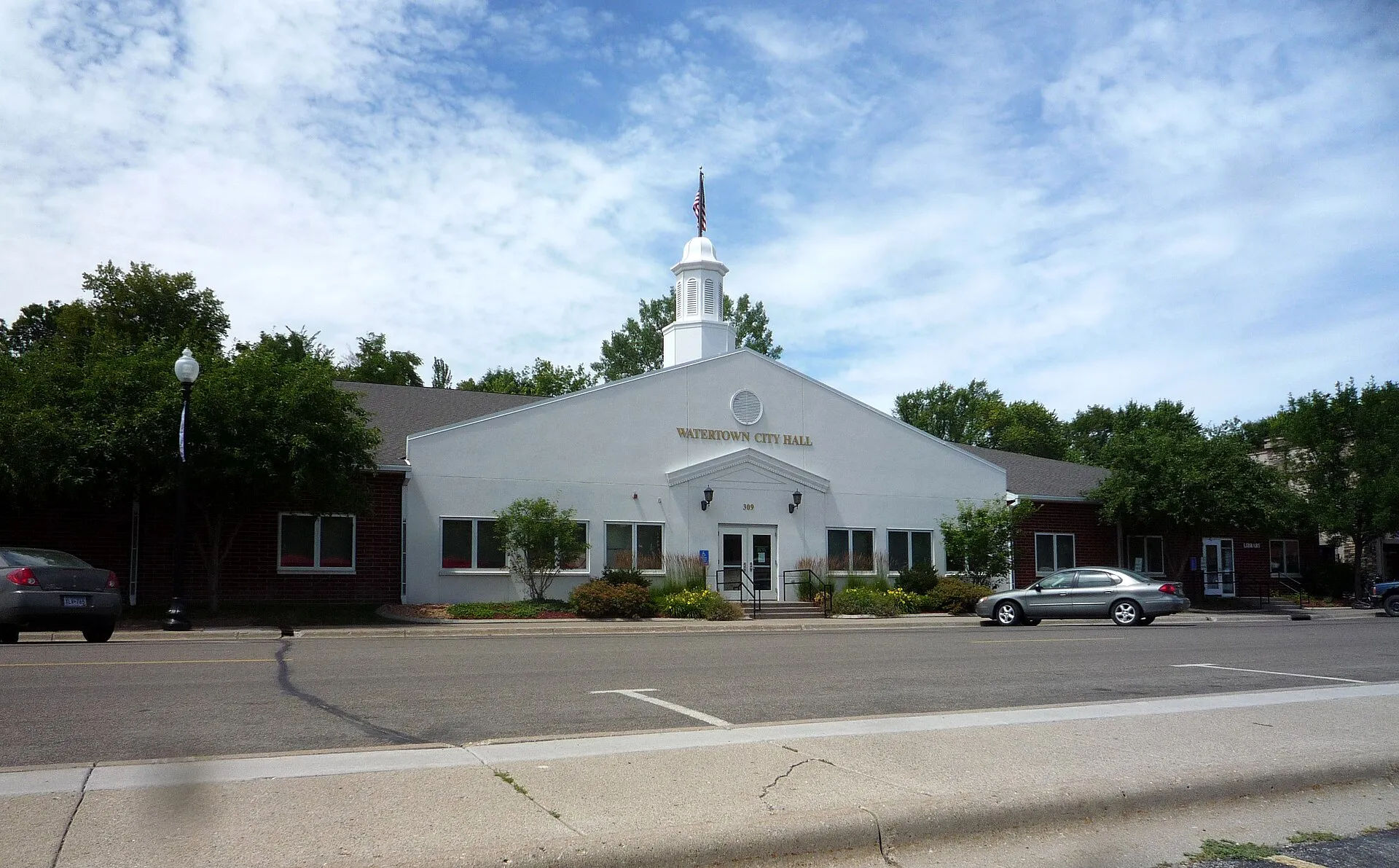 City Hall, Watertown, Minnesota, USA.
