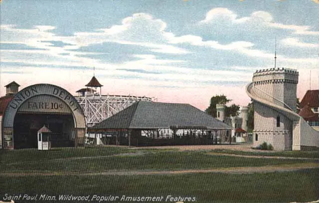 Bathing pavilions, toboggan slide and pavilion at Wildwood, White Bear Lake, 1902 (Library of Congress).