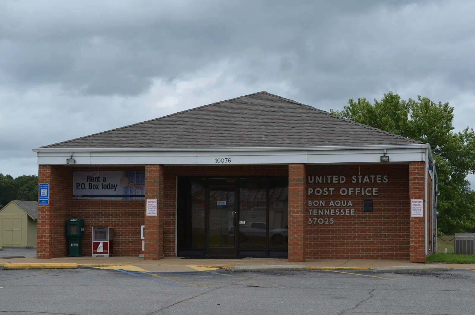 Bon Aqua, Tennessee post office — Bon Aqua Junction's namesake community.