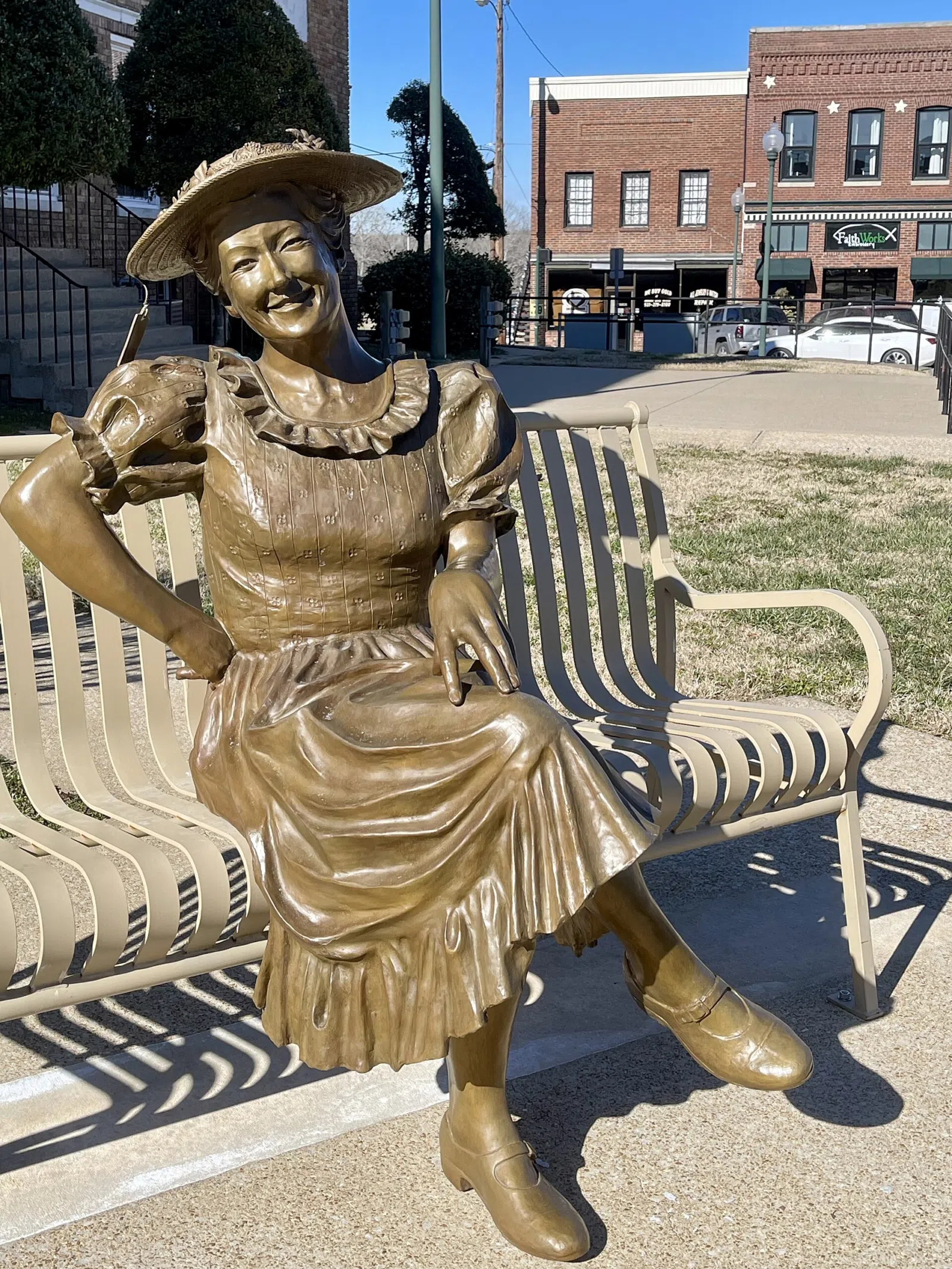 Jennifer Grisham's sculpture of Minnie Pearl outside the Hickman County courthouse in Centerville, TN