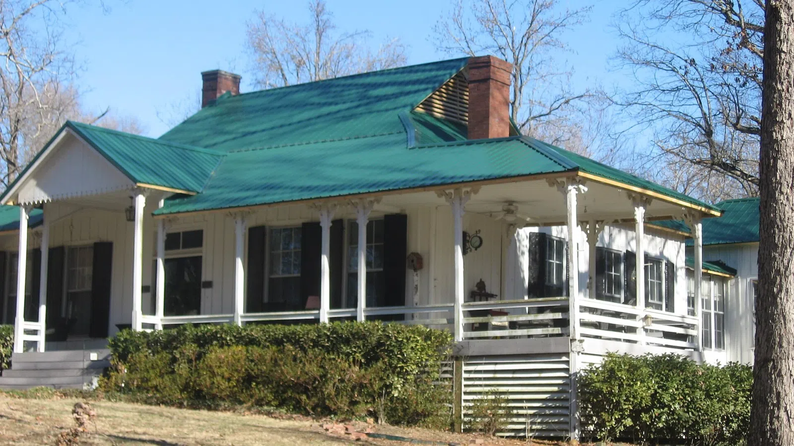 Front and southeastern side of the George O'Bryan House, located on O'Bryan Avenue in Ridgetop, Tennessee, United States. Built in 1893, it is listed on the National Register of Historic Places.