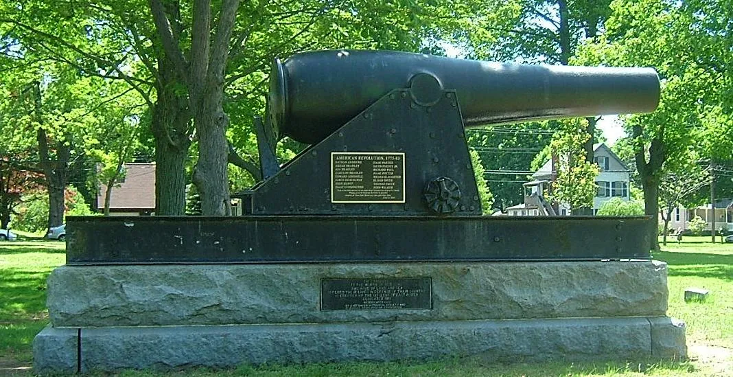 10-inch Rodman gun from Fort Hale, installed on the East Haven Green.