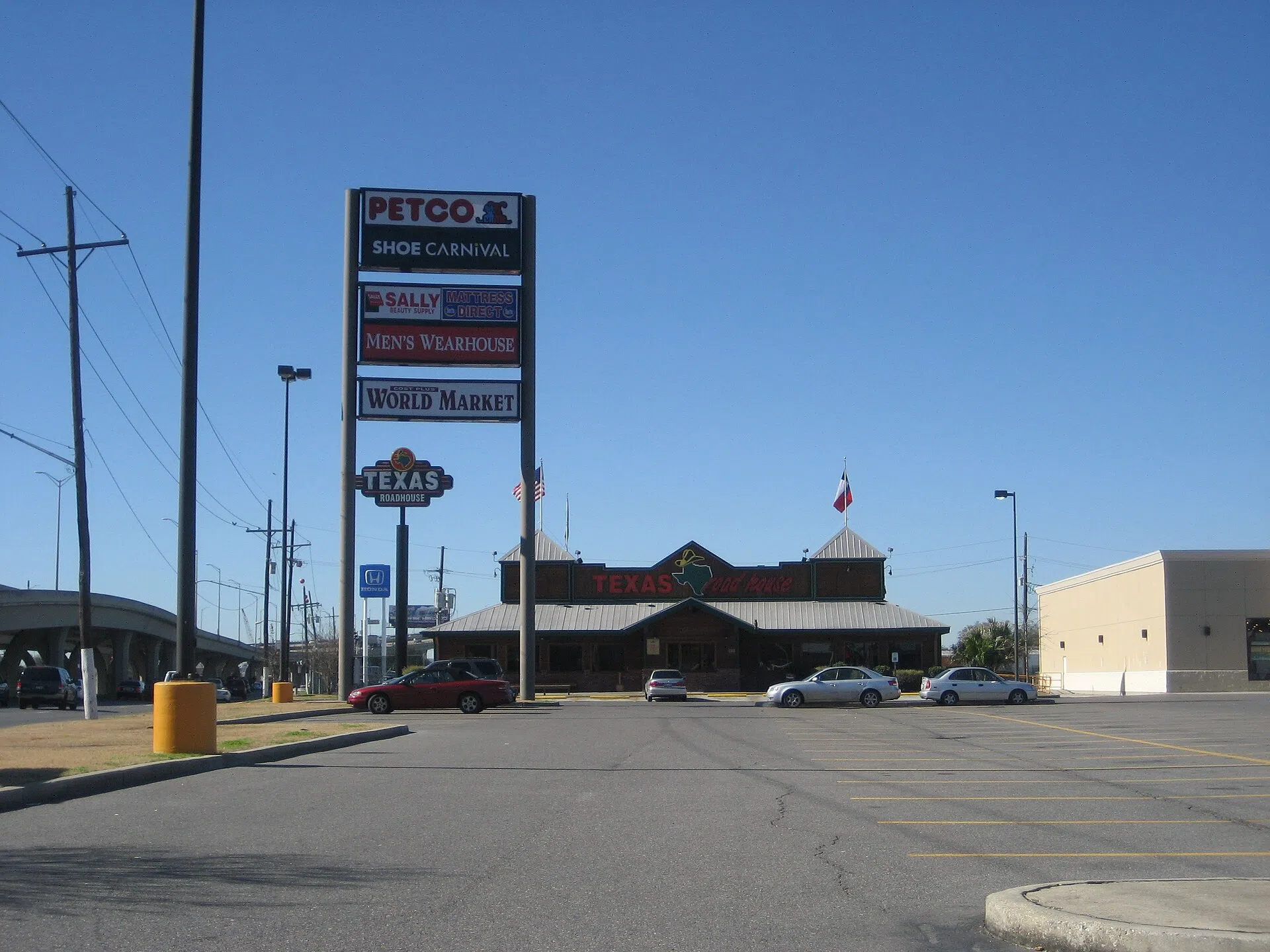 Harvey, Louisiana. Restaurant in strip mall on the West Bank Expressway