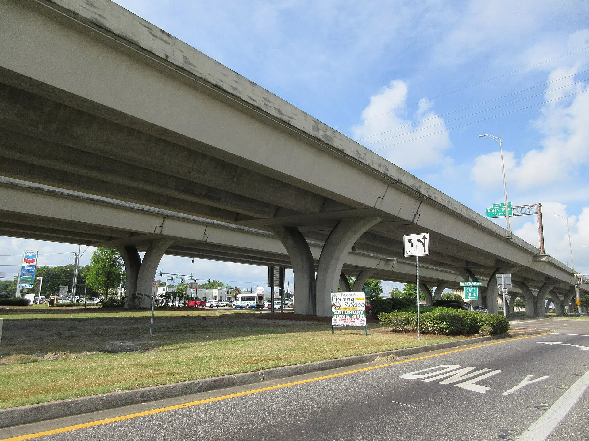 Marrero Louisiana 27 May 2016, along the West Bank Expressway