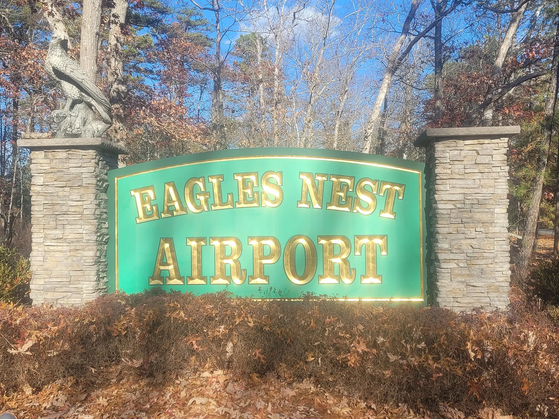 Eagle's Nest Airport, exterior sign
