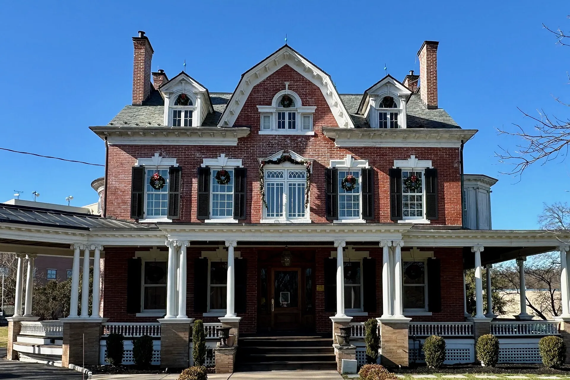 1 Main Street, Flemington, NJ — Victorian commercial building on Main Street