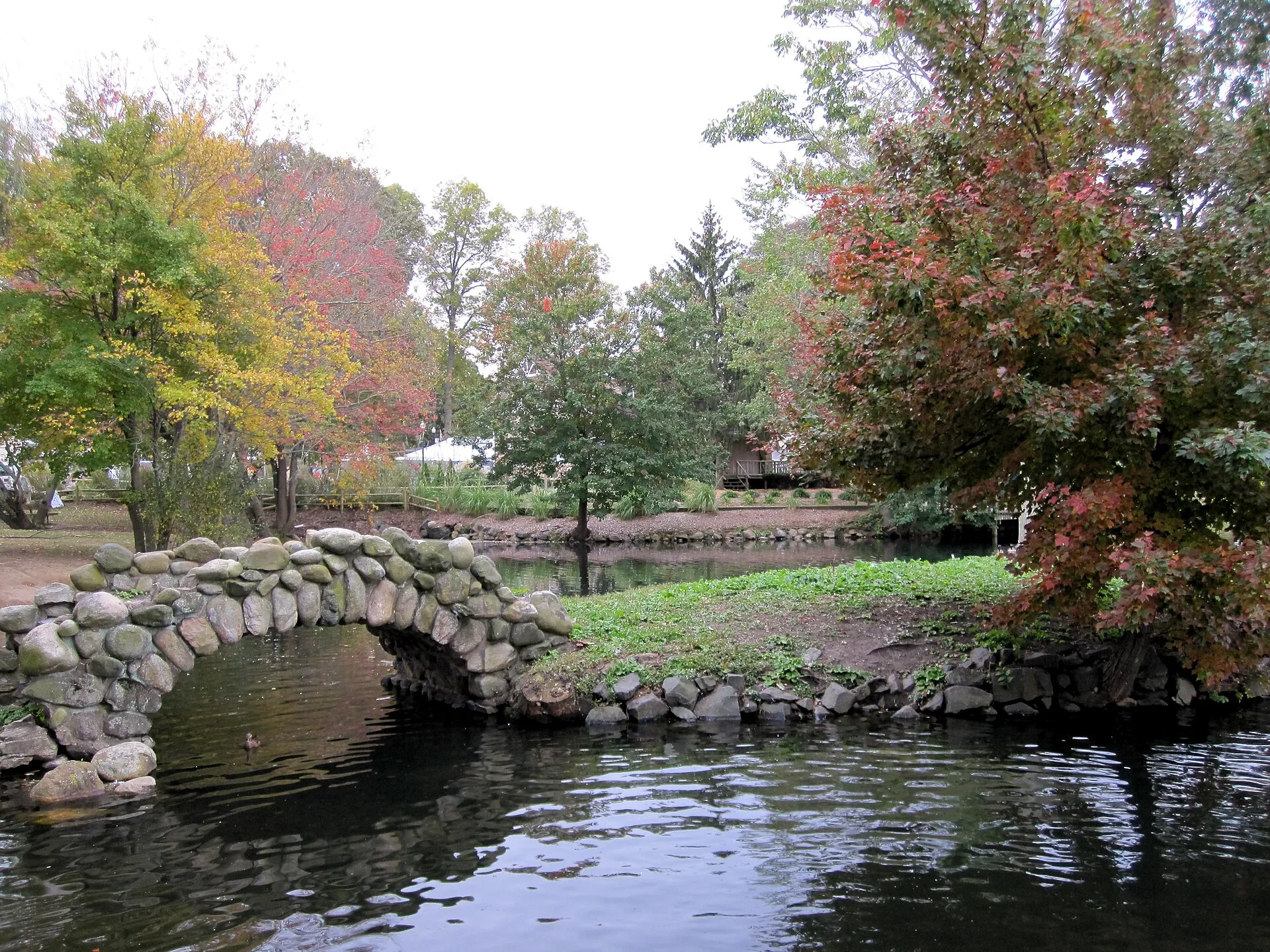 Fall color at Heckscher Park, Huntington (2009)