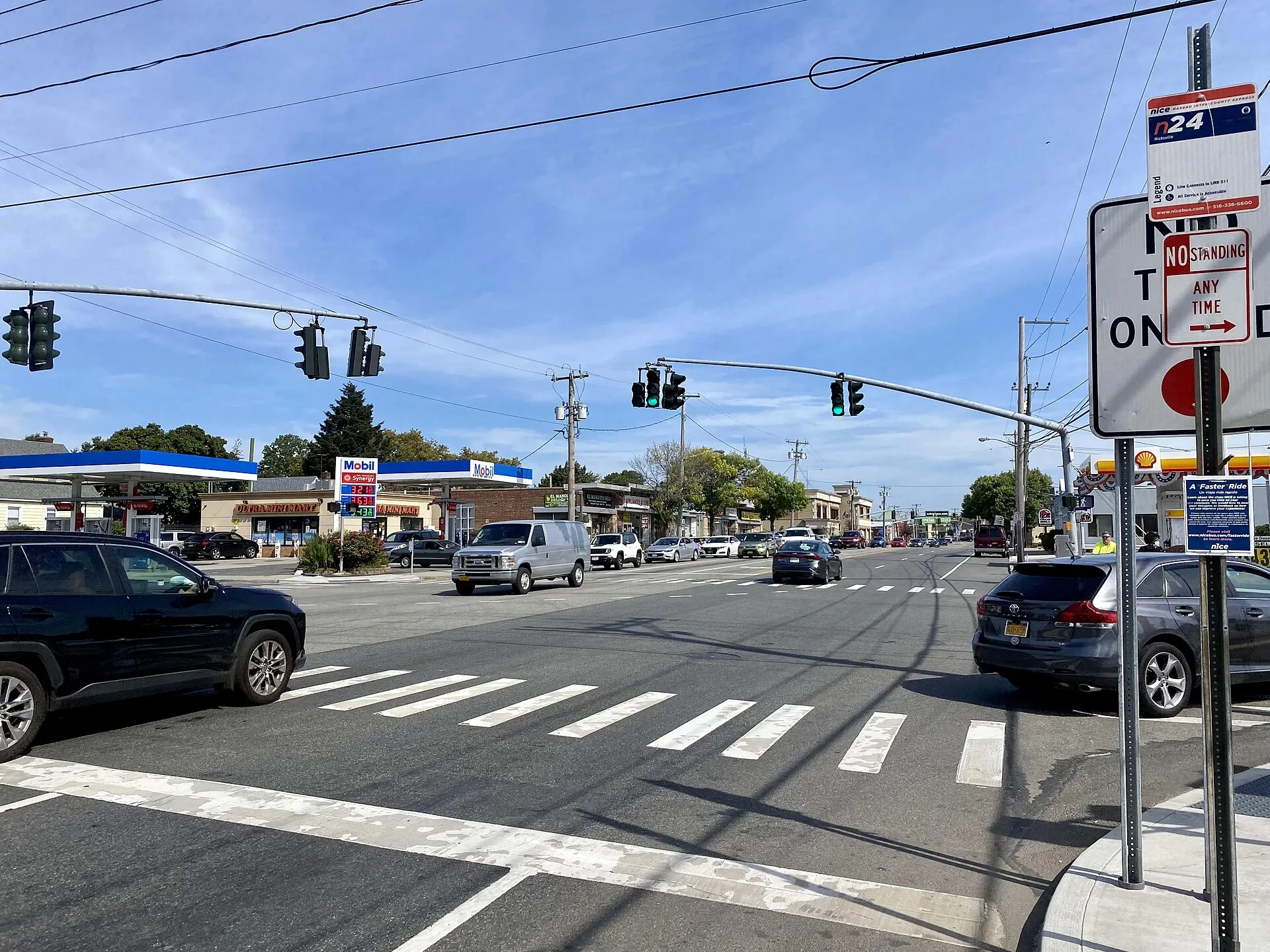 Jericho Turnpike (NY 25) in New Hyde Park at New Hyde Park Road, looking east, October 2021