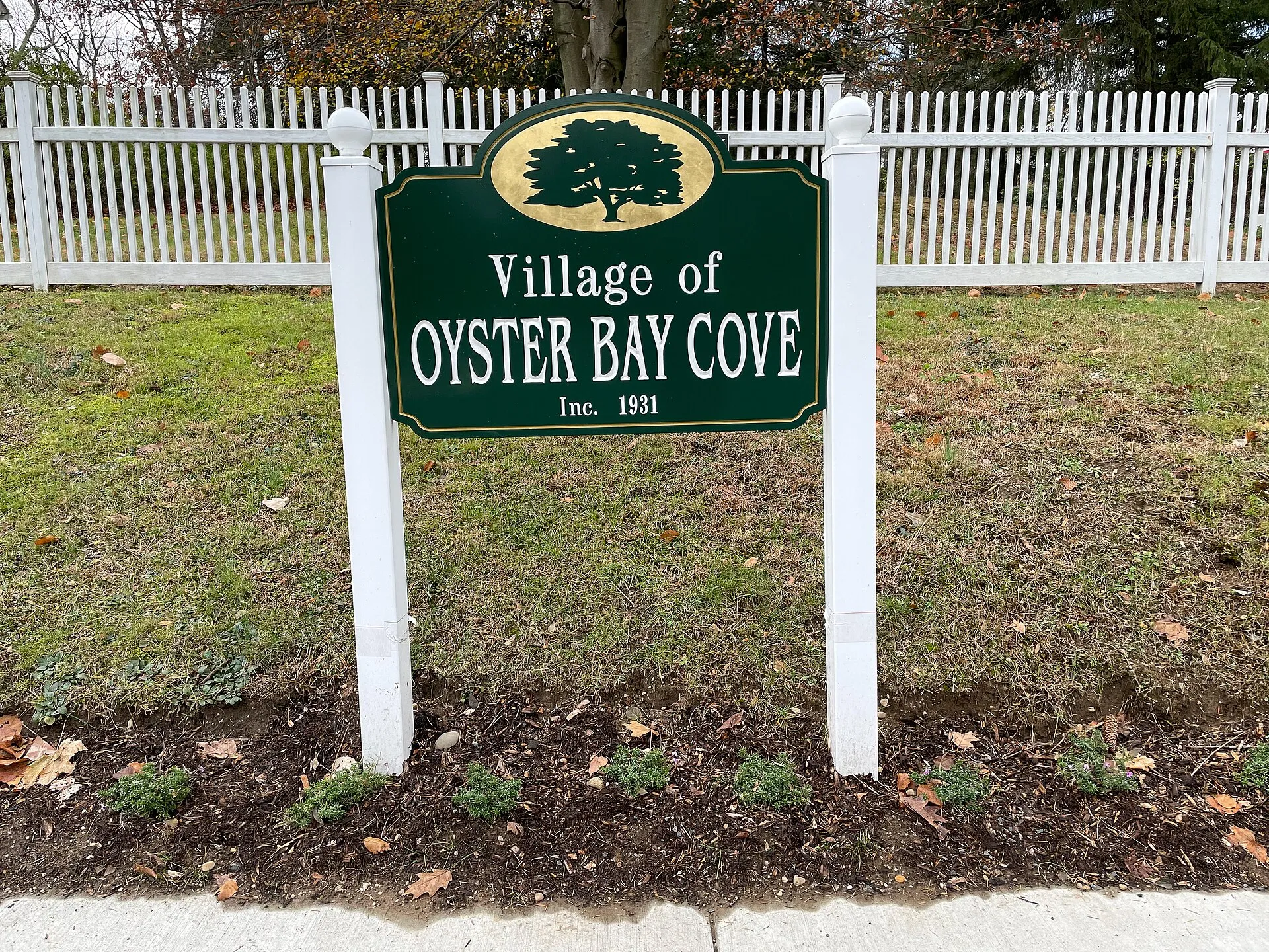 The Village of Oyster Bay Cove welcome sign