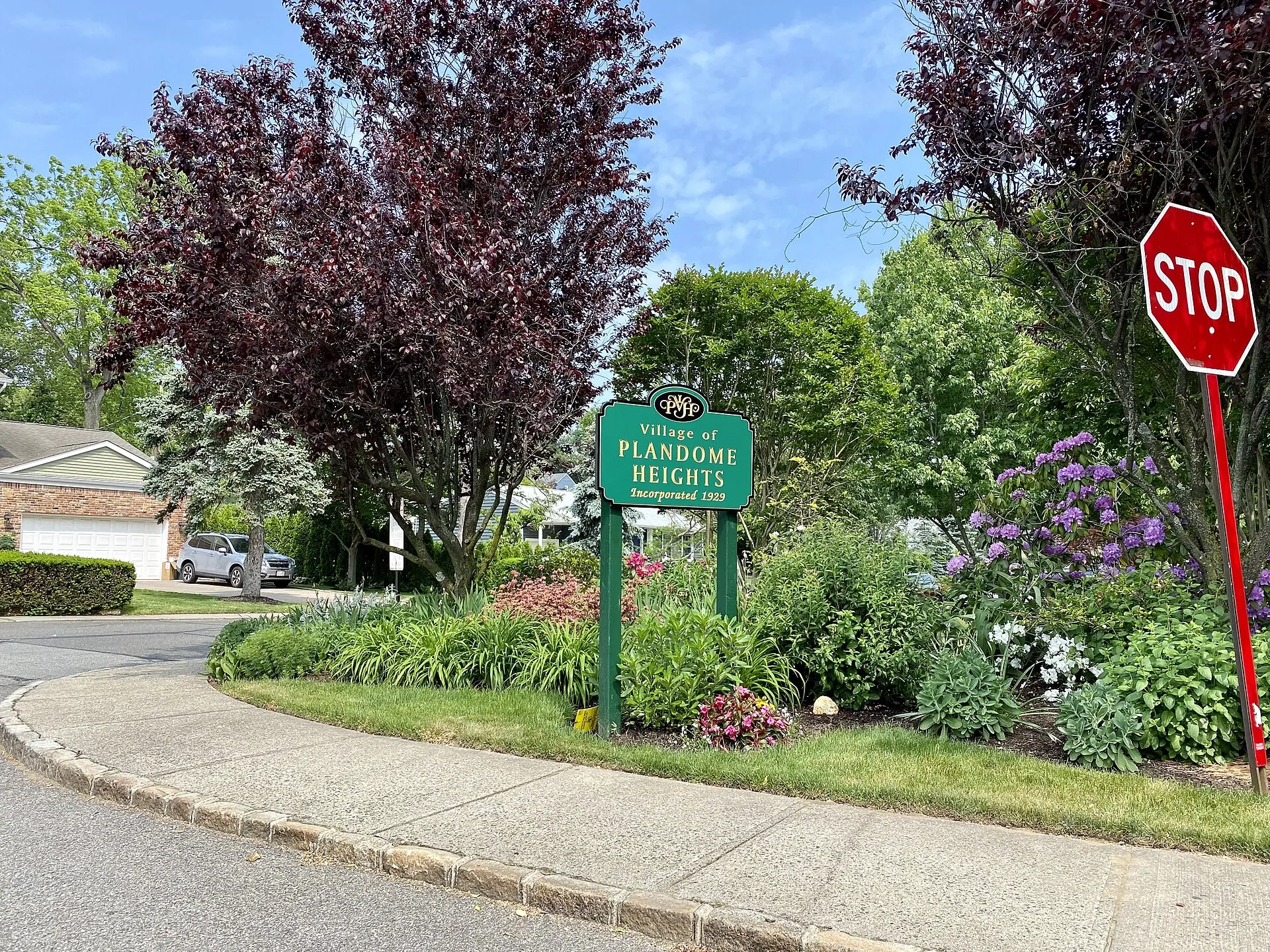 The Plandome Heights welcome sign on Webster Avenue at the Webster Avenue Bridge
