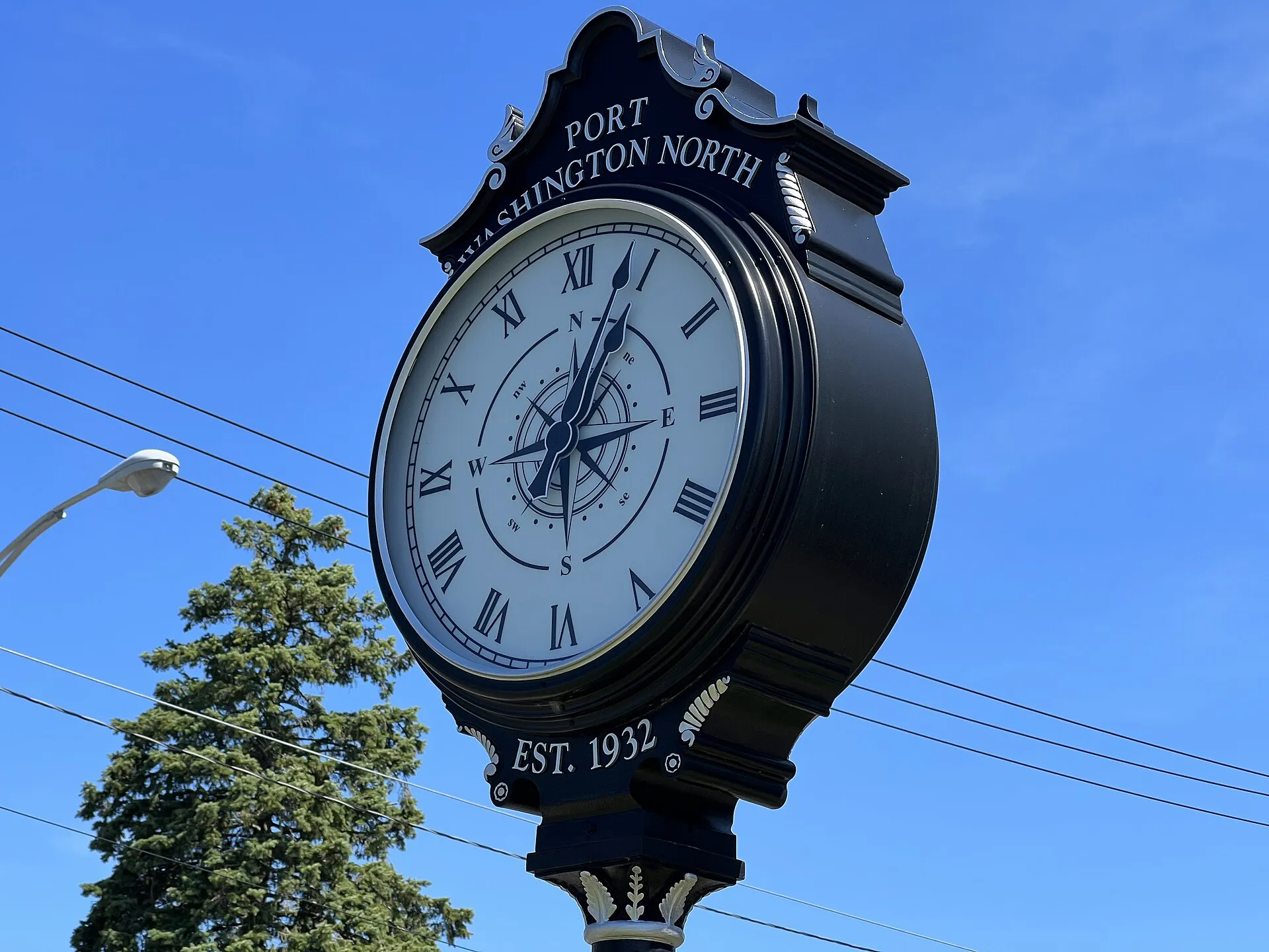 The Port Washington North clock at Bay Walk Park, September 2022