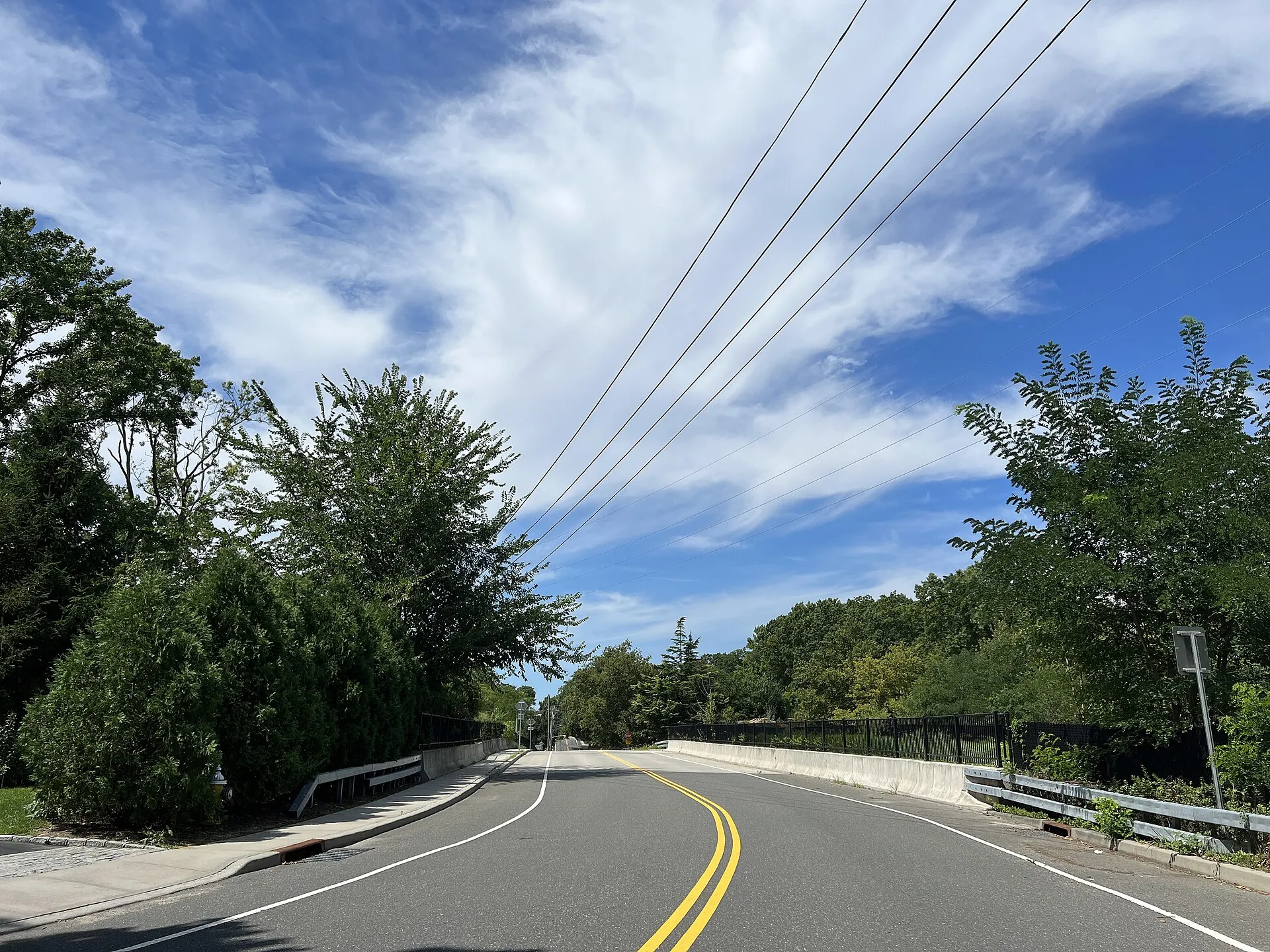 The Colonial Road Bridge over the LIRR's Port Washington Branch in Thomaston, August 2022